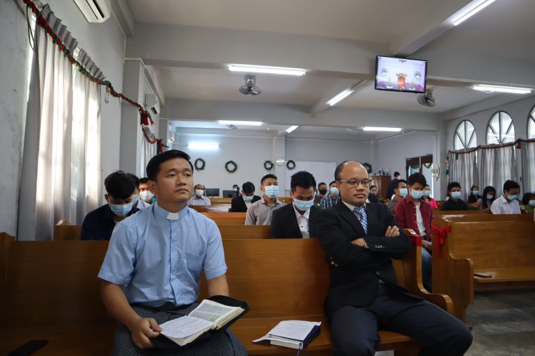 ဗေသနိ ဓမ္မတက္ကသိုလ် ခရစ္စမတ် ဝတ်ပြုခြင်း နှင့် မိတ်သဟာယ